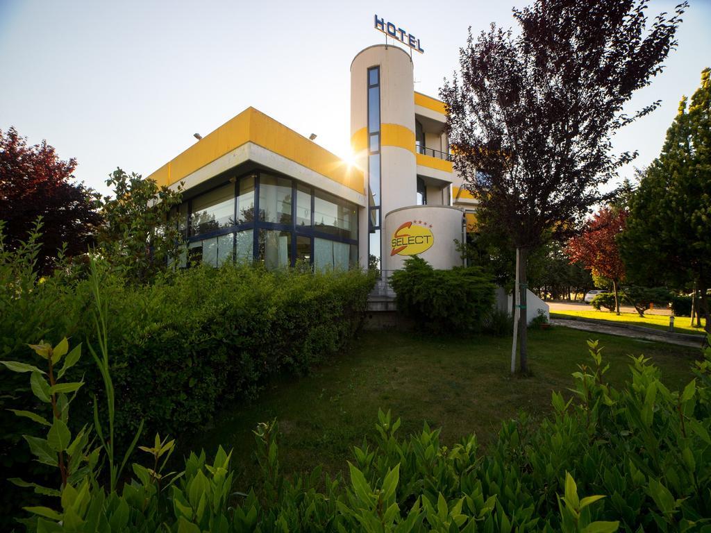 Hotel Select Atessa Exteriör bild