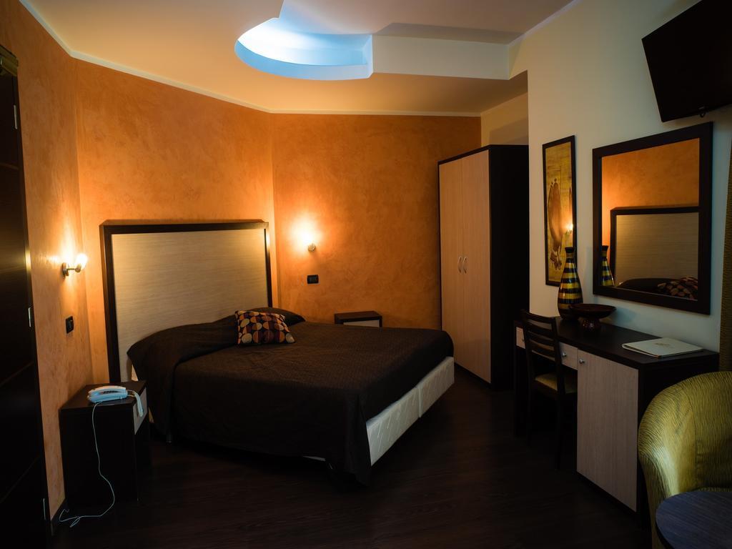 Hotel Select Atessa Exteriör bild