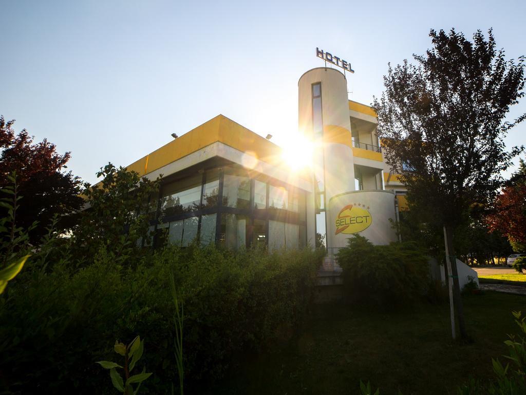 Hotel Select Atessa Exteriör bild